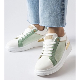 D/GMR Zapatos blancos y verdes con detalles dorados de Palais 1