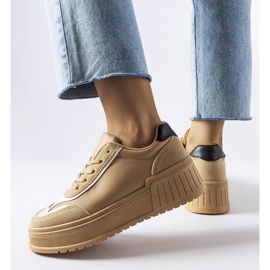 D/GMR Zapatillas beige en una gruesa plataforma Seluci 3