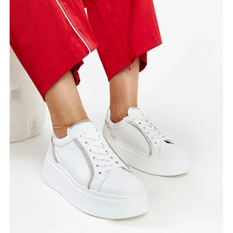 D/GMR Deportivas Karino de piel blanca con pedrería blanco 1