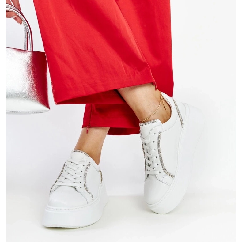 D/GMR Deportivas Karino de piel blanca con pedrería blanco 2