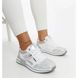 D/GMR Deportivas plateadas con plataforma y pedrería Mauli 1 D/GMR Deportivas plateadas con plataforma y pedrería Mauli 1