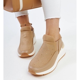 D/GMR Deportivas Ashley con cuña marrón y pedrería 1