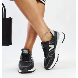 Zapatillas negras con suela gruesa de Cettina. negro 4