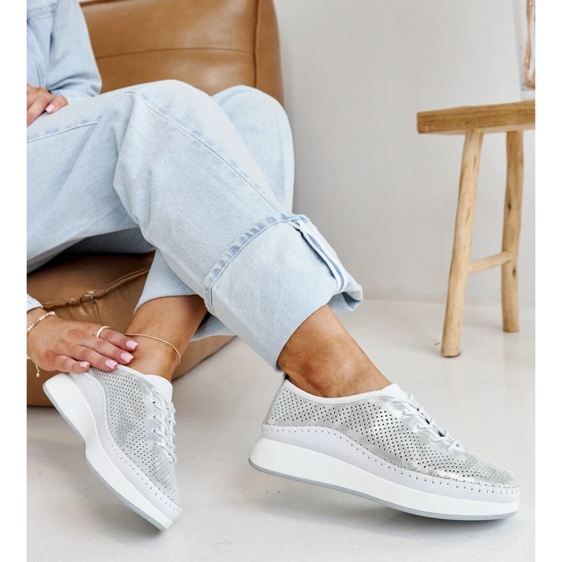 Zapatillas de piel plateadas con plataforma Amana. 2