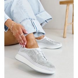 Zapatillas de piel plateadas con plataforma Amana. 3