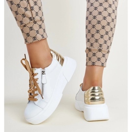 Zapatillas de cuero blanco y dorado atyaf 6