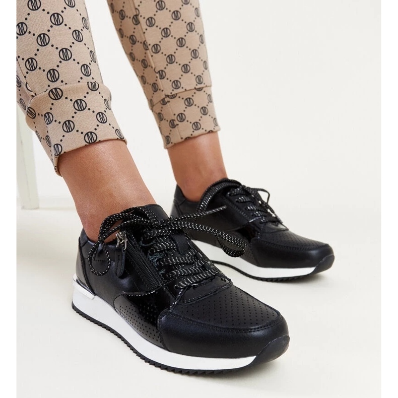 Zapatillas de piel negras con aplicación metálica Rida negro 2