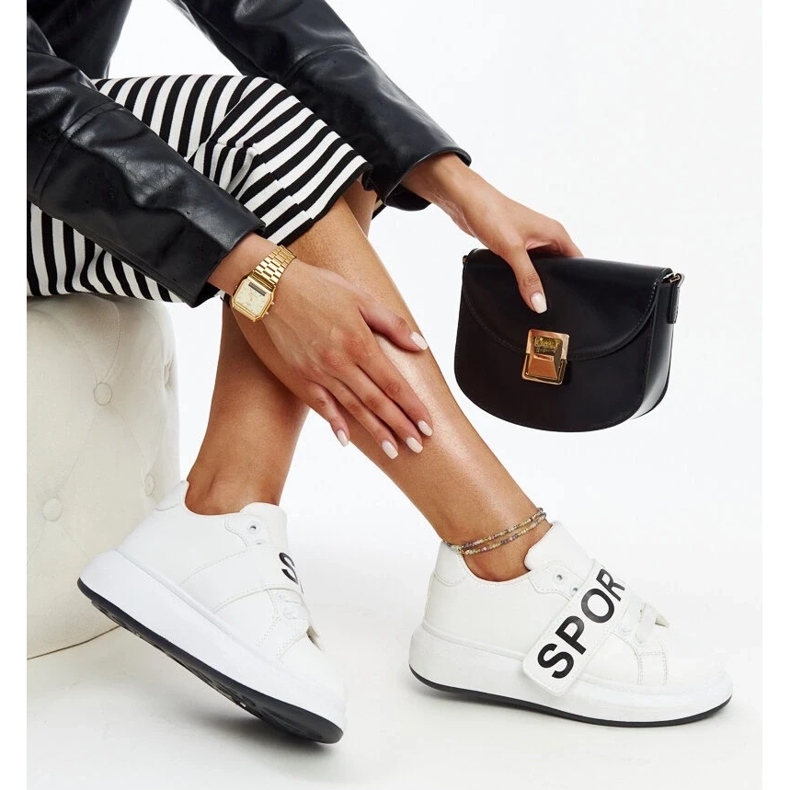 Zapatillas blancas en la plataforma Ayna blanco 2