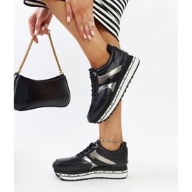 Zapatillas negras en la suela alta de Mehari negro 2 Zapatillas negras en la suela alta de Mehari negro 2