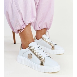 Zapatillas de piel blancas con suela masiva de Viera. blanco 1