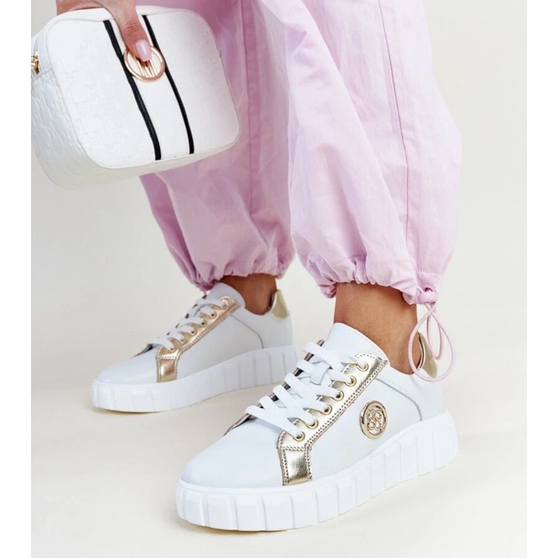 Zapatillas de piel blancas con suela masiva de Viera. blanco 2