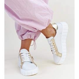 Zapatillas de piel blancas con suela masiva de Viera. blanco 3