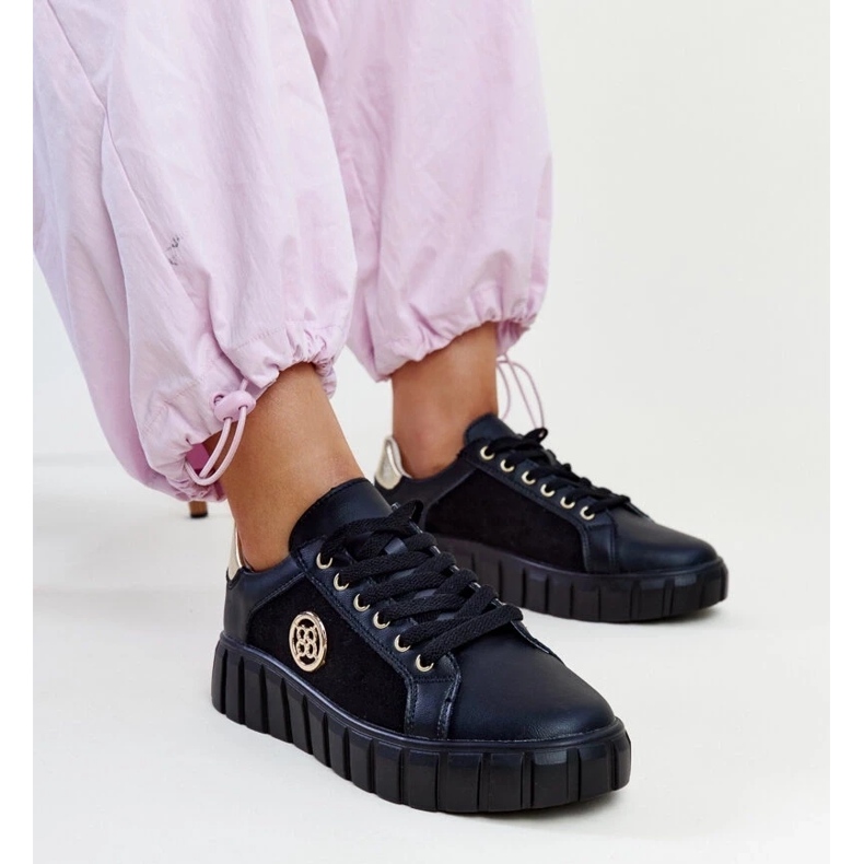 Zapatillas de cuero negras con suela masiva de Viera. negro 1