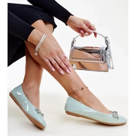 Bailarinas de charol verde con lazo decorativo de Totani 2 Bailarinas de charol verde con lazo decorativo de Totani 2