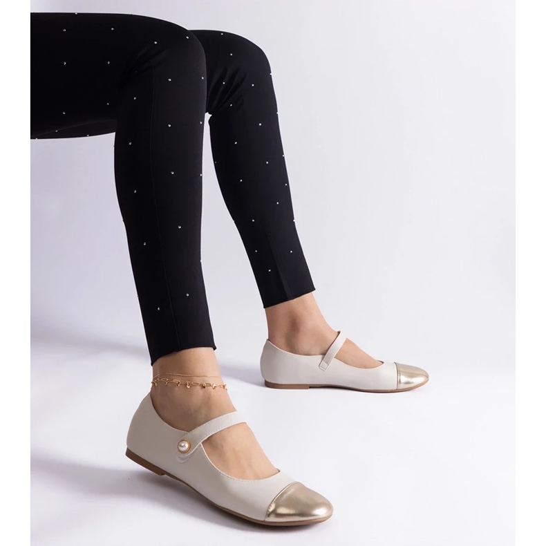 D/CEO Bailarinas beige y dorada con puntera de charol y cierre con velcro Jaures 1 D/CEO Bailarinas beige y dorada con puntera de charol y cierre con velcro Jaures 1