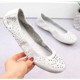 Zapatos cómodos de piel calados Rieker W RKR649, blanco 5