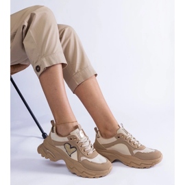 D/CEO Zapatillas marrones en una plataforma con el corazón de Martínez marrón 3