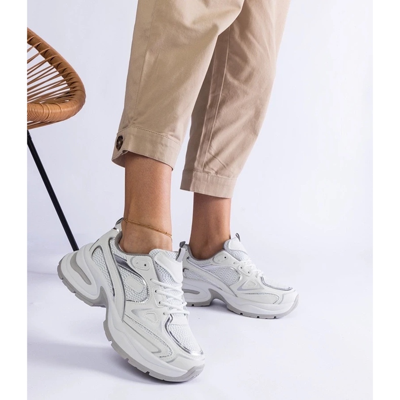 D/CEO Zapatillas blancas con suela Adom masiva. blanco 2