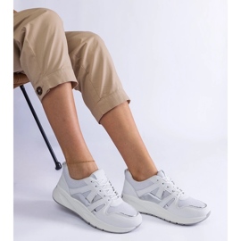 D/CEO Zapatillas blancas en una suela gruesa Sierra blanco 3