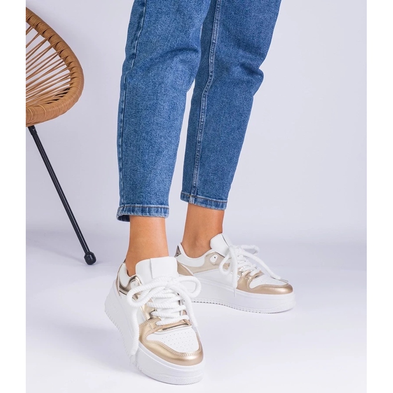 D/CEO Zapatillas blancas y doradas en la plataforma ivalda dorado 2