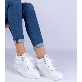 Zapatillas blancas para mujeres en una cuña oculta blanco 3