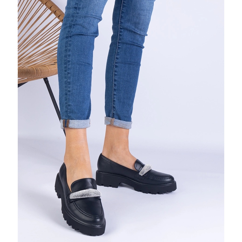 Mocasines de mujeres negras decoradas con circones negro 1