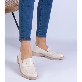 Zapatos beige, mocasines barnished lacquer 1