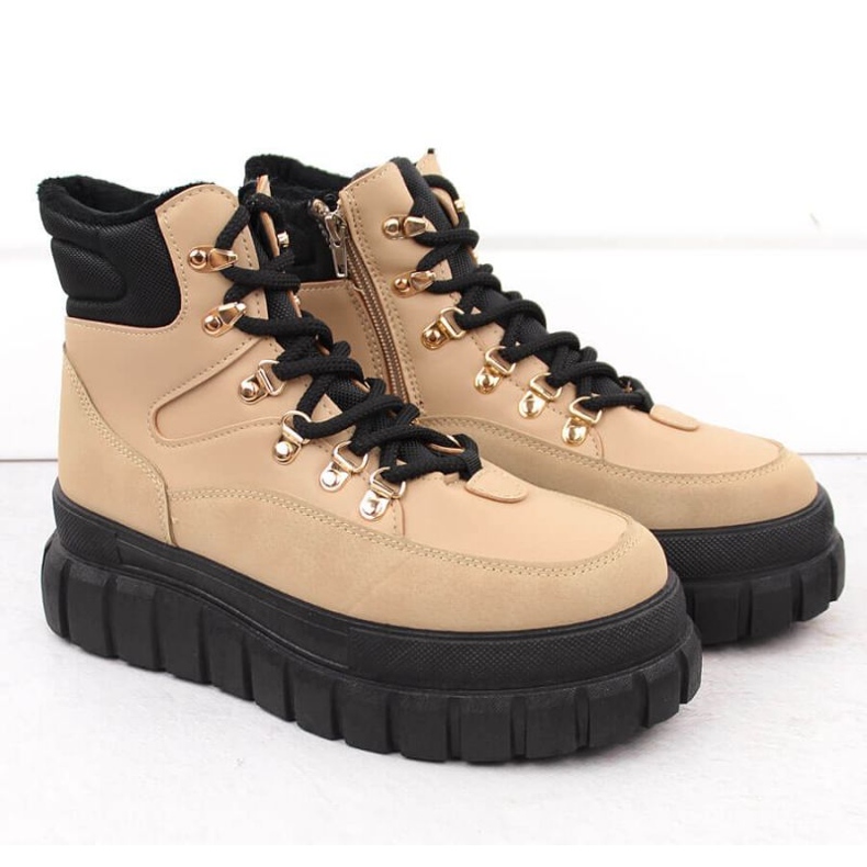 News Trapers en la plataforma de noticias en Eve450b 1