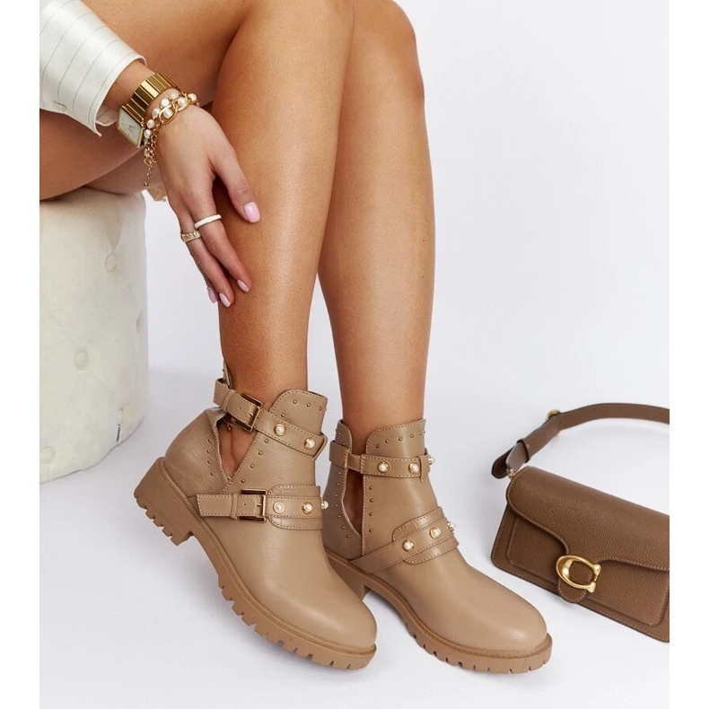 D/CEO Botines beige con cutie y perlas Asker 2 D/CEO Botines beige con cutie y perlas Asker 2