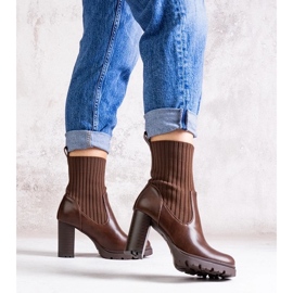 D/CEO Botines marrones confeccionados en ecopiel Asera 1 D/CEO Botines marrones confeccionados en ecopiel Asera 1