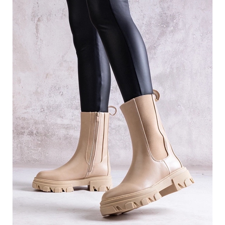 D/CEO Botín alto beige confeccionado en ecopiel Manera 2