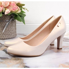 Bombas en la publicación Sergio Leone Beige 3