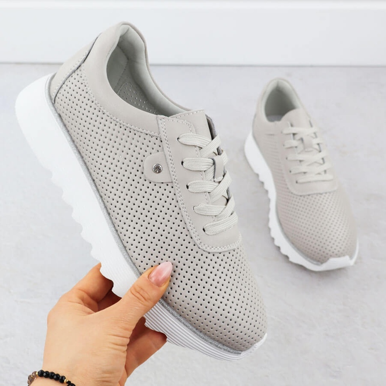 S.Barski Zapatos de cuero para mujeres en la plataforma Openwork Beige S. Barski LR51-629 1