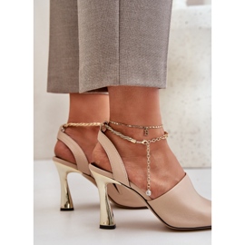 Sandalias de cuero en un tacón alto con un brazalete decorativo de chebello 4440 beige 7
