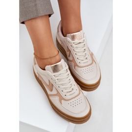 Pasadas de mujer en la plataforma beige 7