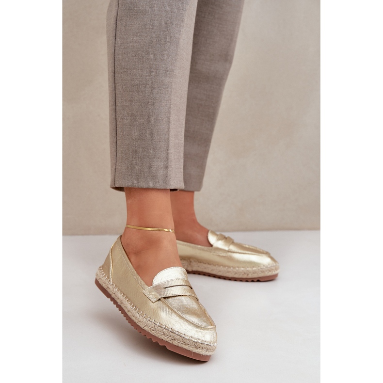 Apartrilles de mujeres con una trenza de yute en una suela plana de oro dorado 2 Apartrilles de mujeres con una trenza de yute en una suela plana de oro dorado 2