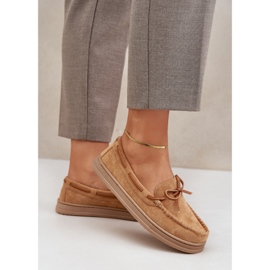 Mocasines para mujeres en un camello plano marrón 3