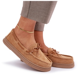 Mocasines para mujeres en un camello plano marrón 7