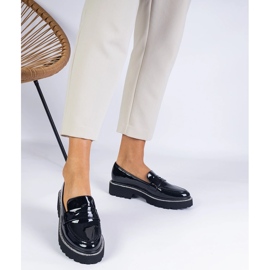 Mocasines negros barnizados decorados con circones 1