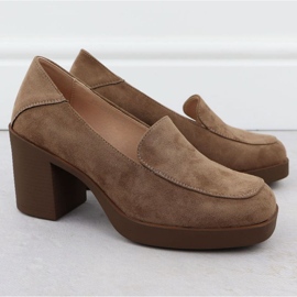Potocki resaltando zapatos en SZ12547 WOL288B 2