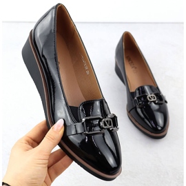Zapatos de mujer lacados en cuñas negras Vinceza 58478 negro 1