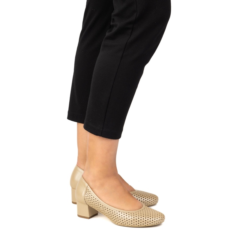 Exquisite Bombas de cuero abiertas en un tacón estable 1622ex beige 1