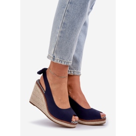 Sandalias azul marino con tacón de cuña 1