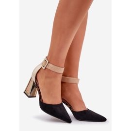 Sandalias en el pilar con los dedos de los pies puntiagudos negro 1