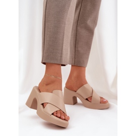Flip de ropa de luz -flops en el poste de cuero ecológico beige 2
