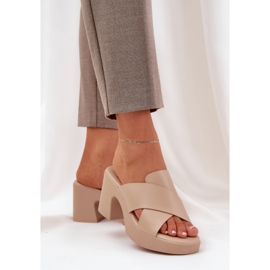 Flip de ropa de luz -flops en el poste de cuero ecológico beige 3