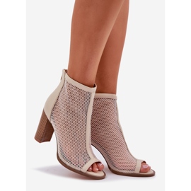 Sandalias en el poste con el beige superior 1