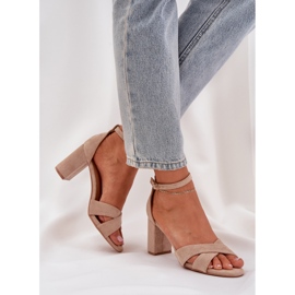 Sandalias en el talón del bar con beige ecológico 6