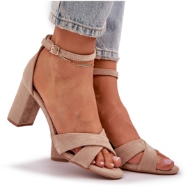 Sandalias en el talón del bar con beige ecológico 8