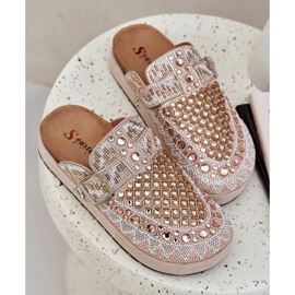 Chanclas decoradas en la plataforma beige 8